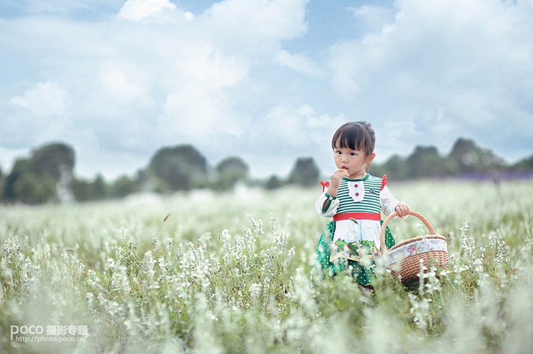 每个妈妈都是孩子的专属摄影师,每个妈妈都是孩子的摄影师