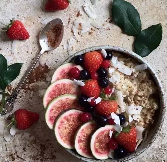 吃饱了才有力气睡觉没毛病,吃饱了才有力气解决事情