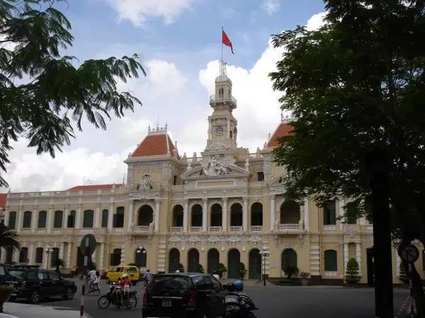 来不了说走就走的旅行，但是有想看就看的直播呀！
