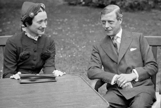 雨伞劳斯莱斯牌子,雨伞里的劳斯莱斯