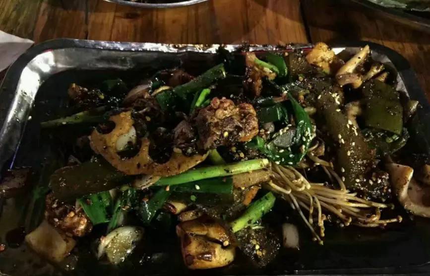 弹子石四大苍蝇馆子,没吃过这几家串串别说你来过宜宾