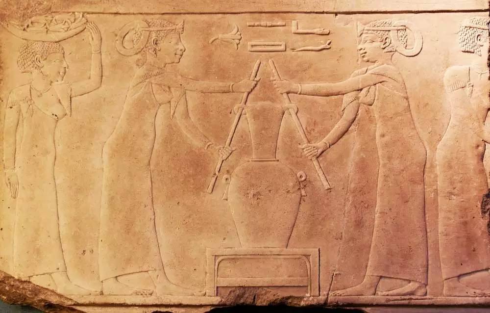 汗味和香水混合有什么不一样,死亡气息很重的香水