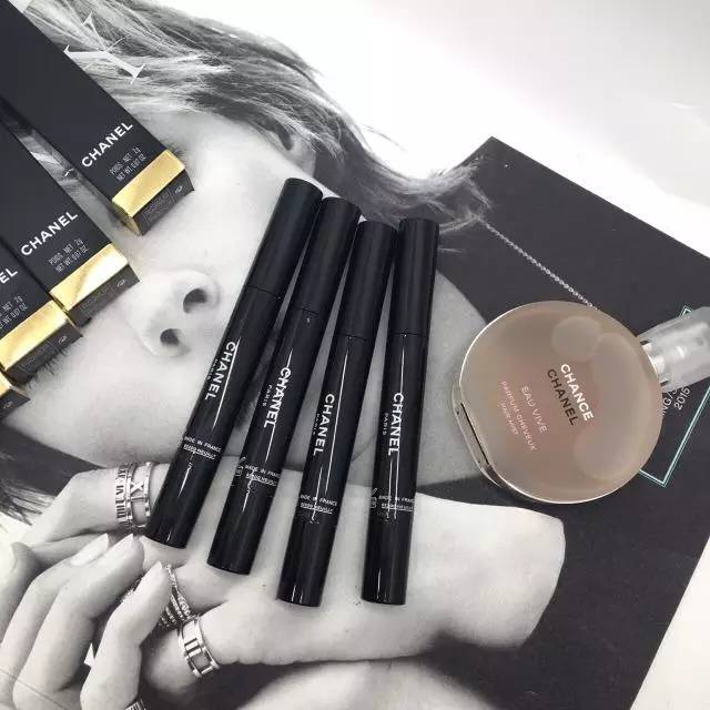 秋冬口红怎么买便宜的,秋冬口红涂什么颜色好看