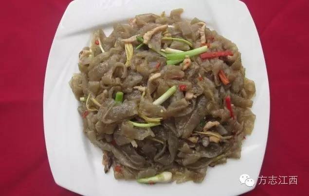 百丈龙潭指的就是江西的龙南县,福建百丈龙潭景点