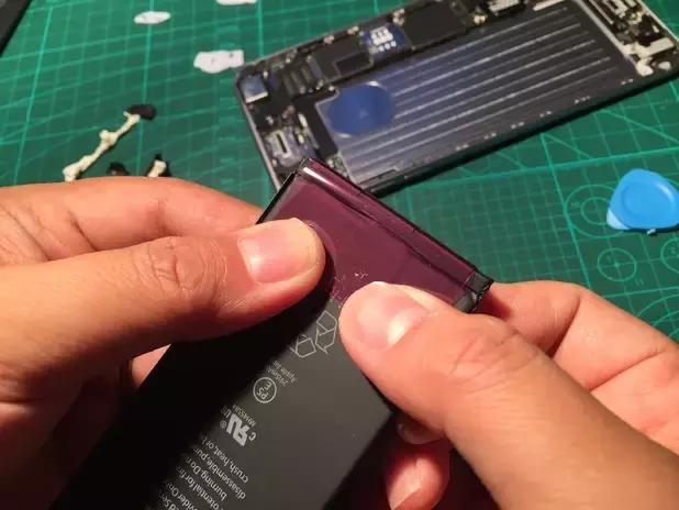 给苹果6s换4000毫安电池,iphone6plus更换电池