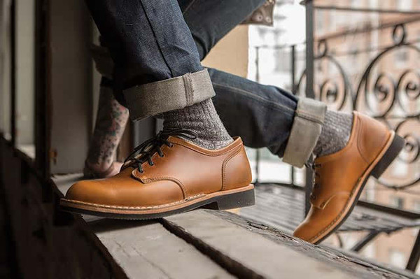 皮鞋应该怎么选购以及如何保养 (皮鞋品牌排行榜前十名商务皮鞋)