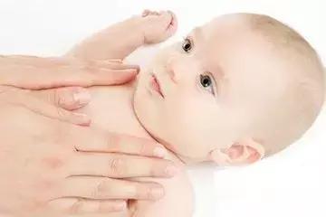 新生儿护理关注事项视频,新生儿护理1-15天的关注事项