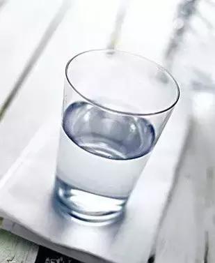 朋友圈传言水的酸碱性会影响人的身体健康，这是真的吗？真像是？