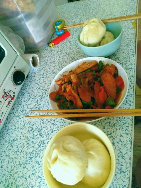 男朋友做饭难吃我特别生气怎么办,男朋友做饭很好吃什么体验