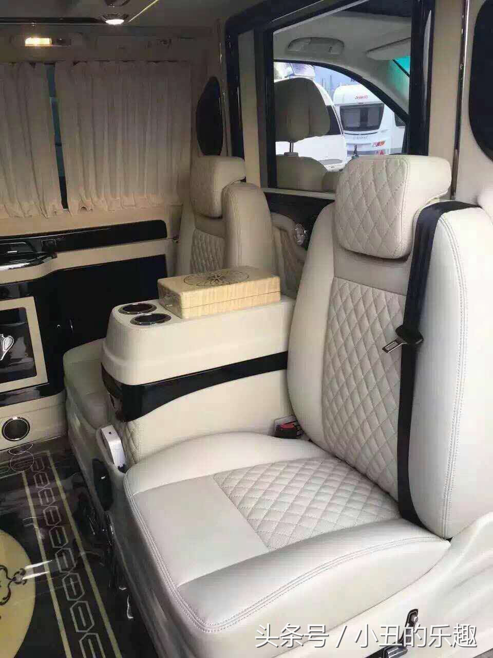 奔驰唯雅诺3.0原装进口,奔驰唯雅诺2.5发动机怎么样