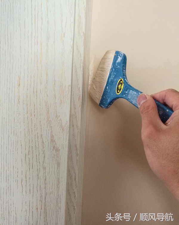 乳胶漆墙面逼死强迫症,乳胶漆墙面划痕怎么恢复