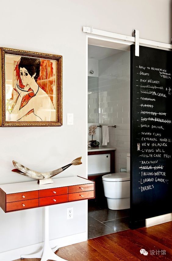 推拉门里面卡东西推不动了,厨房推拉门吊轨推不动怎么修