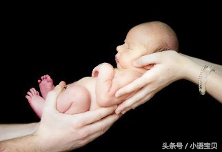 新生儿洗澡步骤及关注事项,新生儿回家洗澡需要关注哪些方面