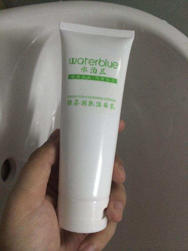 学生护肤好物分享博主推荐,吃土女孩必备的国货护肤品