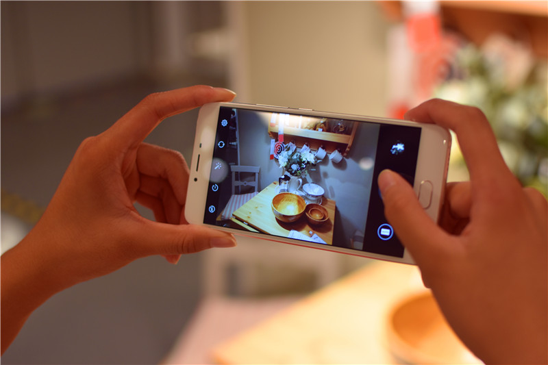 低调不代表没有光芒,低调不代表没有光环