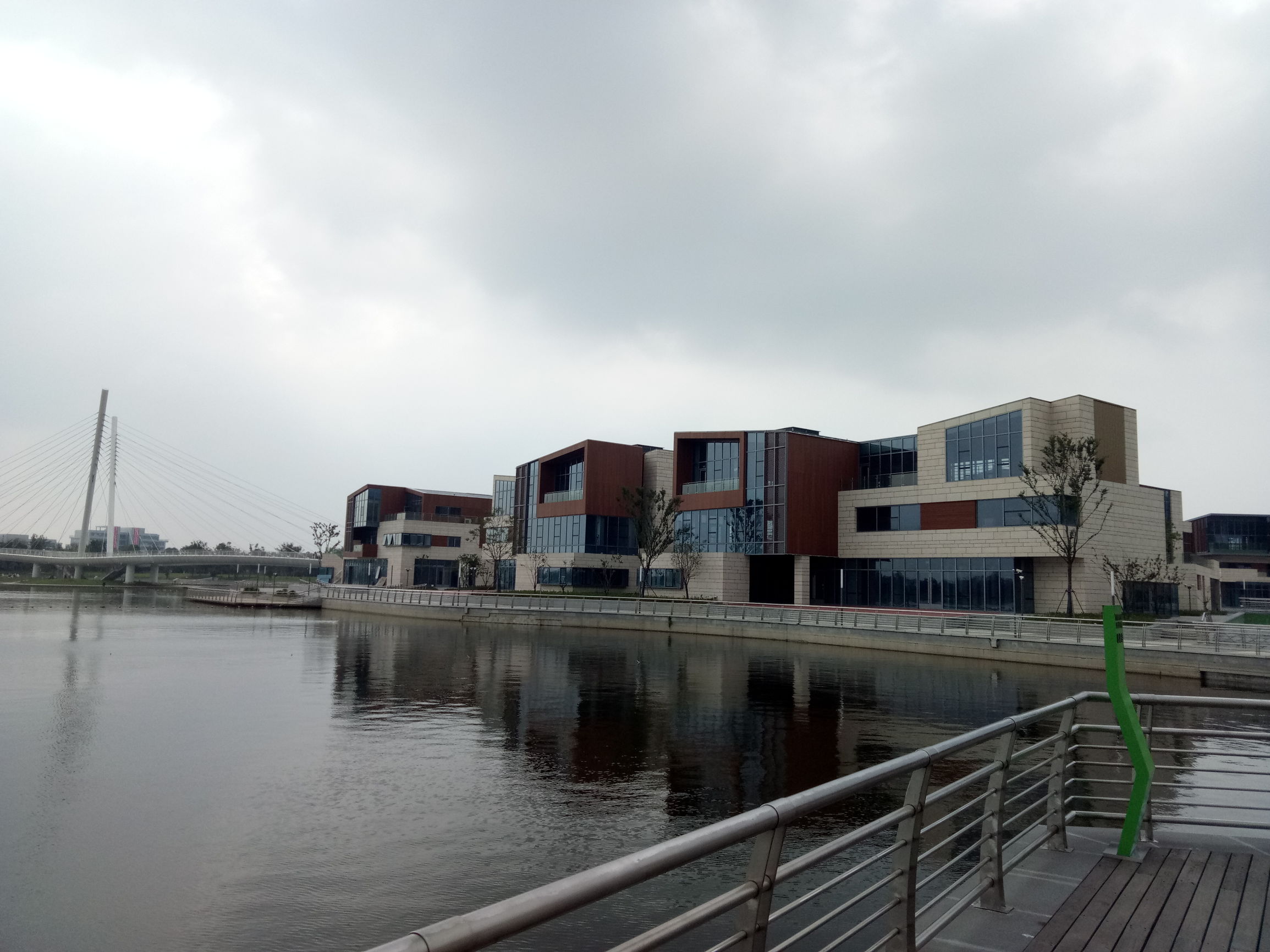 低调不代表没有光芒,低调不代表没有光环