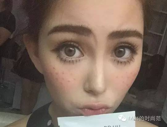 去雀斑素颜妆教程,流行的雀斑妆是什么妆