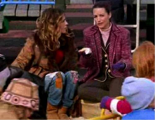 一双丑到爆的棉鞋火了几十年，年销90亿，夏天也有爆款，靠一反时尚毒招