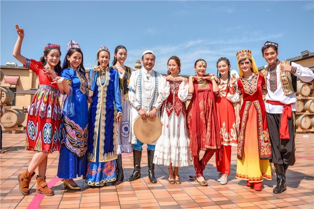 屏蔽宫心计、绯闻、炒作的暖综艺《我们来了》，如何成为女性社交指南