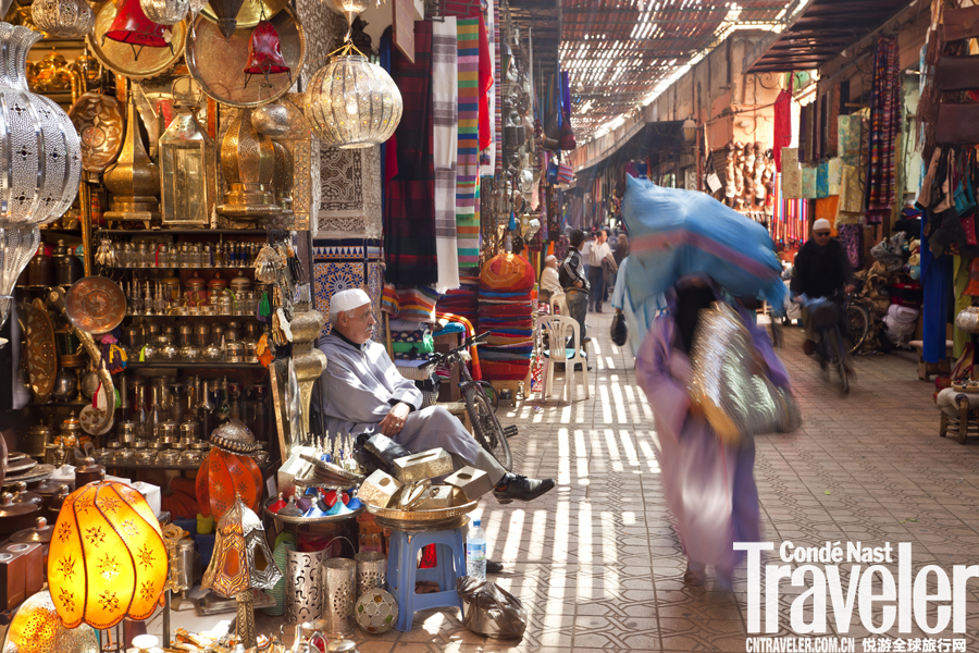 当承载回忆和梦想的旅行纪念品被代购取代