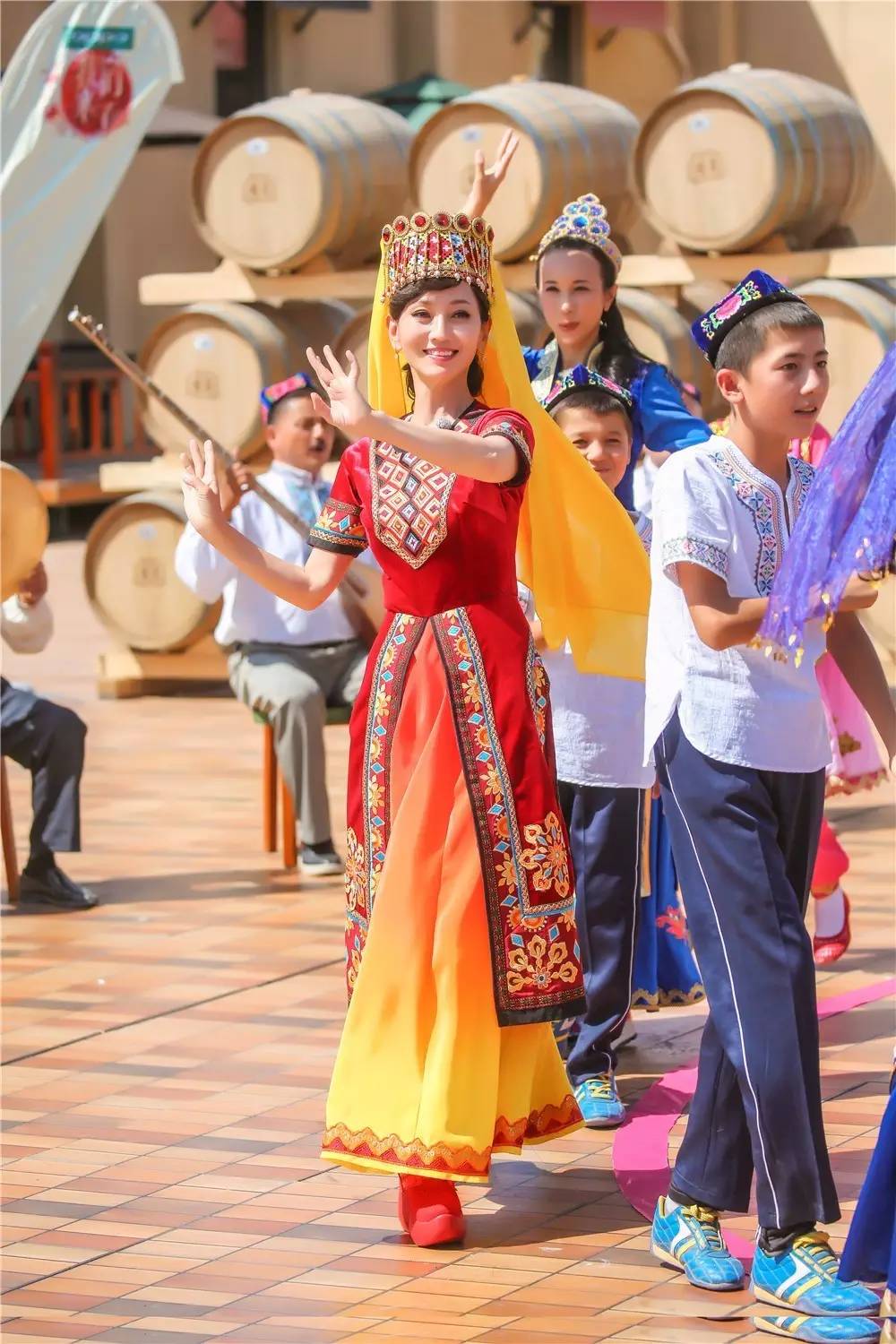 屏蔽宫心计、绯闻、炒作的暖综艺《我们来了》，如何成为女性社交指南