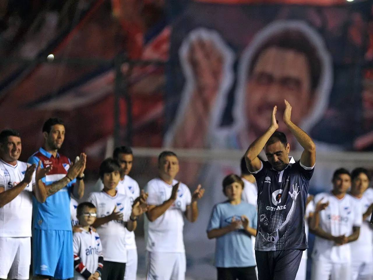 中拉交流|“中国男孩”雷科巴带着沙滩足球来了