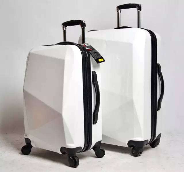 旅行时如何选择合适的旅行箱,旅游买哪些旅行箱好用实惠