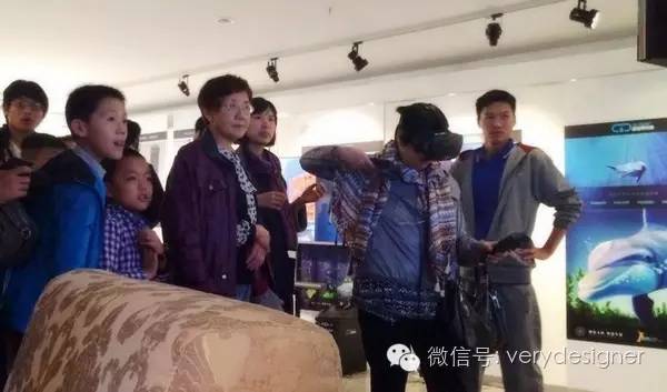 展览回顾“绿色人居智慧生活”主题展室内展区