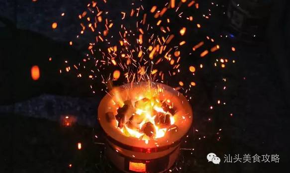 一大班汕头吃货争着到这家店*鸡叫**，竟引起一场“骚乱”！手快有手慢没！