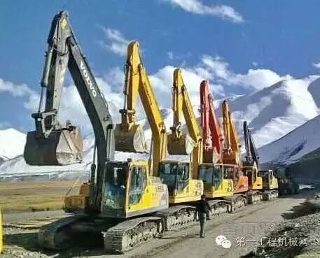 挖掘机不能动怎么旋转,挖掘机冷车启动不起来