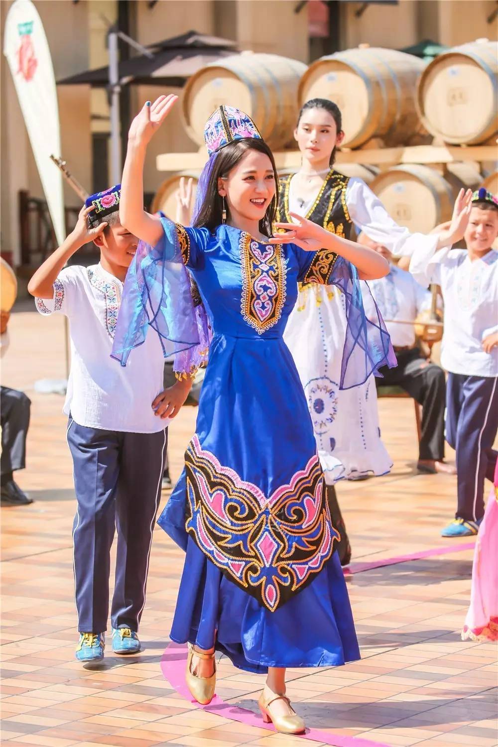 屏蔽宫心计、绯闻、炒作的暖综艺《我们来了》，如何成为女性社交指南