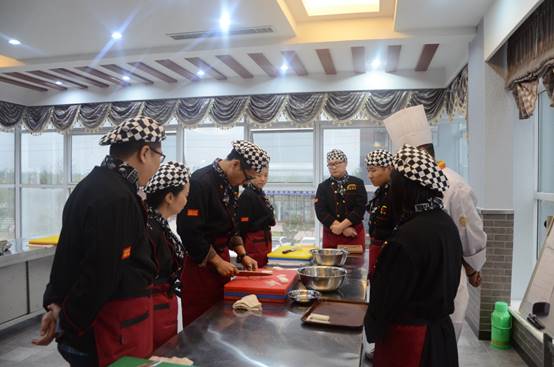 天津新东方学厨师怎么样,初高中毕业学厨师学西餐西点