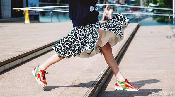 舒适的运动鞋原来还可以这么的时尚