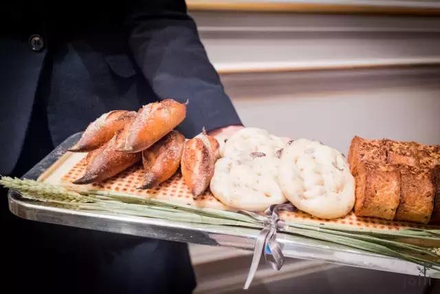 巴黎lecinq餐厅,法国巴黎米其林餐厅菜单价格表