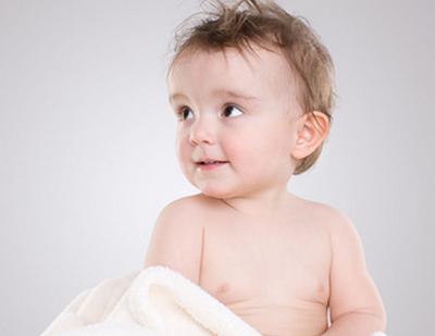 婴儿脸上脱皮是怎么回事,婴儿头上和脸上老是脱皮