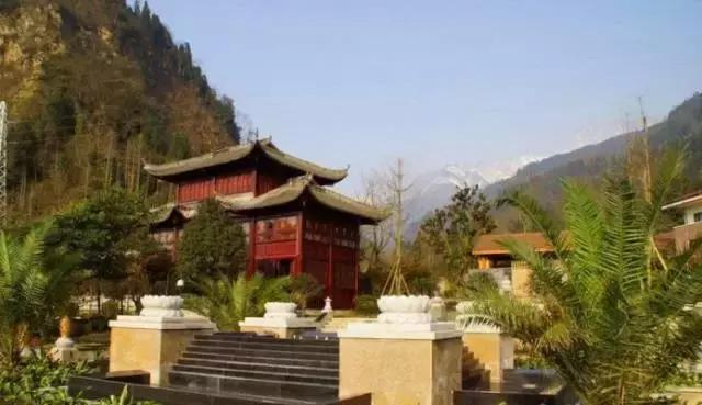 成都周边温泉排名前十名,成都周边最便宜的温泉度假村