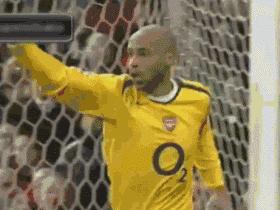 通过几个动作快速分辨业余足球场上的高手