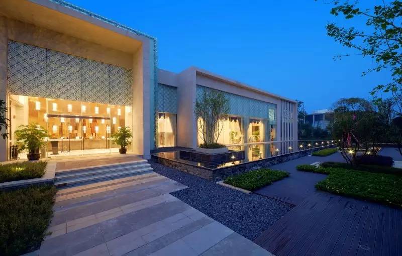 麓山打下的江山，被滨江和城坐了