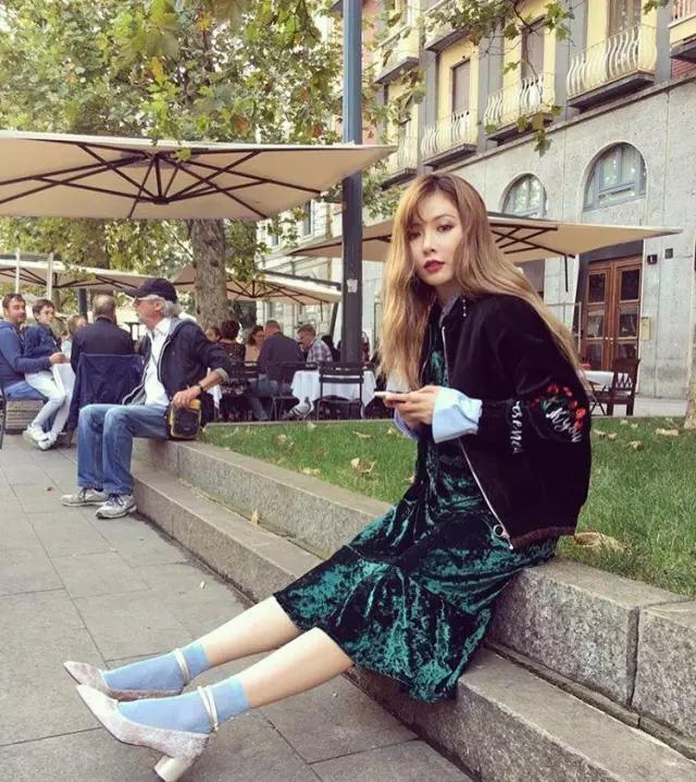 袜子要怎么搭配衣服,袜子正确搭配鞋子穿法