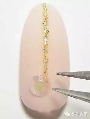 不会美甲想开美甲店,不会打扮怎么学打扮