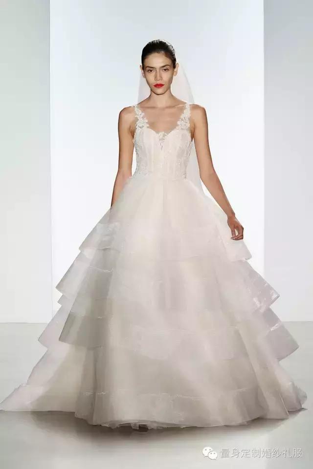 适合宽肩的婚纱,23款一字肩婚纱