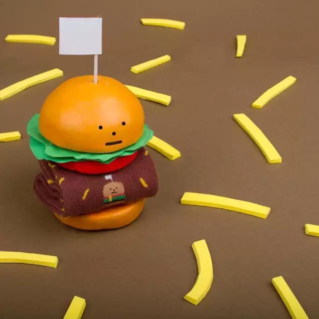 袜子要怎么搭配衣服,袜子正确搭配鞋子穿法