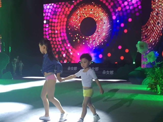 浙企“朵女郎”与“光头强”合作，欲举起国产品牌童装大旗