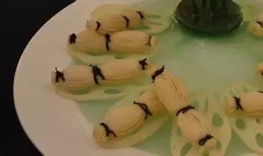 依靠人民群众的力量才能振兴乡村,产业带动村民致富日子越过越好