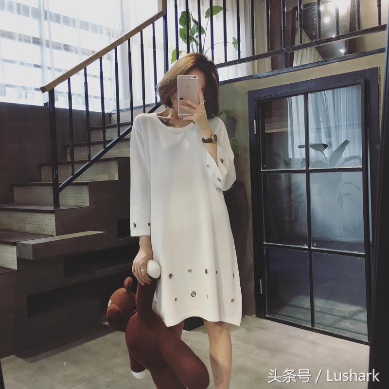 男生看了都会心动的碎花连衣裙,让男朋友热血沸腾的连衣裙