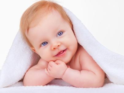 宝宝后脑勺总是很热为什么,宝宝后脑勺总是很热怎么回事