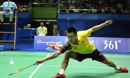 打完羽毛球后脚掌疼咋样缓解,打羽毛球后脚底肿胀