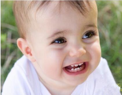 婴儿牙齿长得比同龄快,刚发现孩子牙齿有点双排怎么办