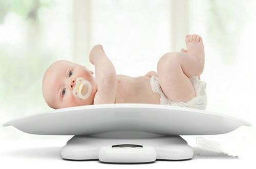 婴儿出生体重4斤8两正常吗,新生儿体重4斤8两正常吗