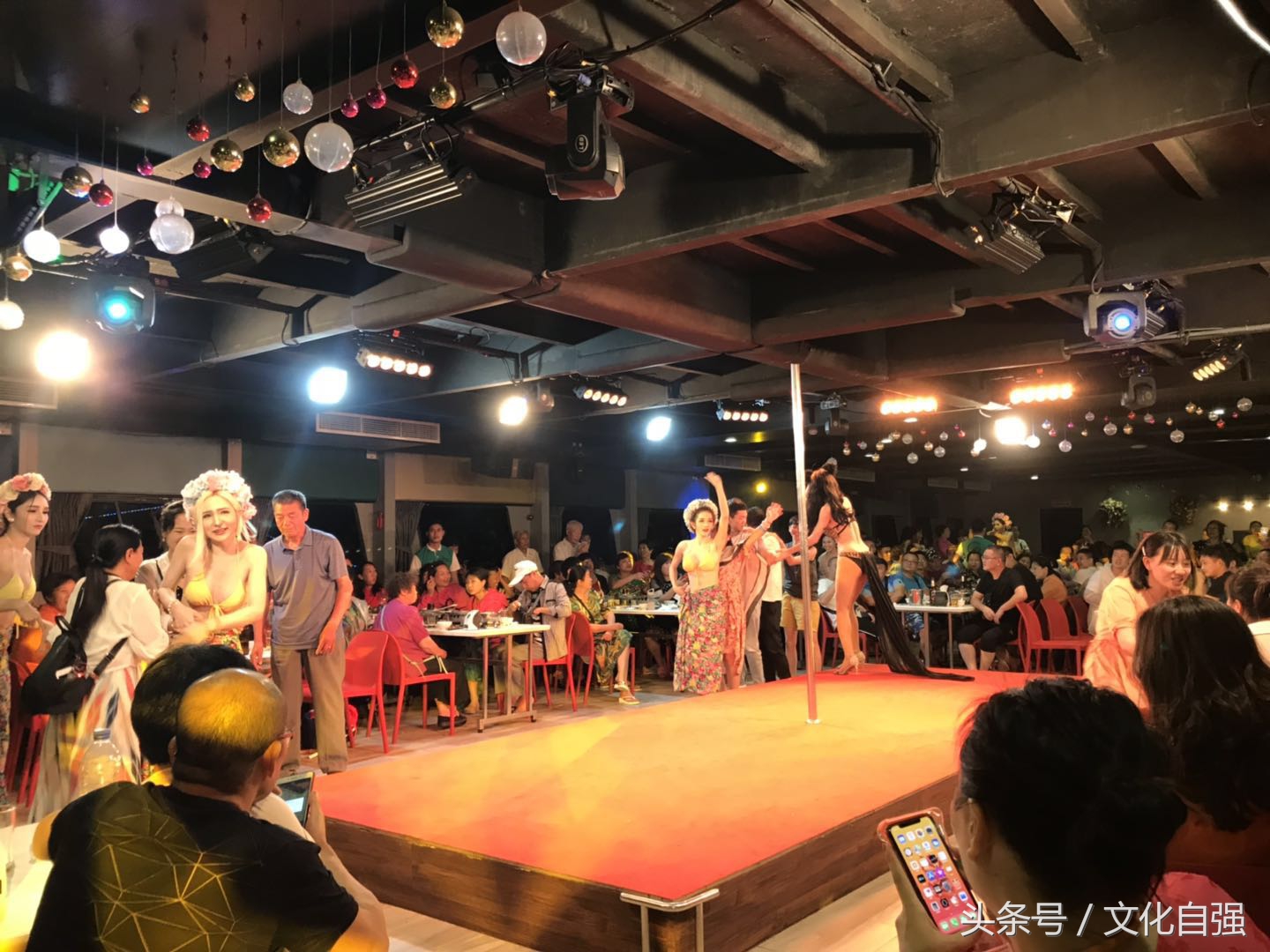 泰国游记二：被中国人扭曲的泰国“人妖”，笑贫不笑娼